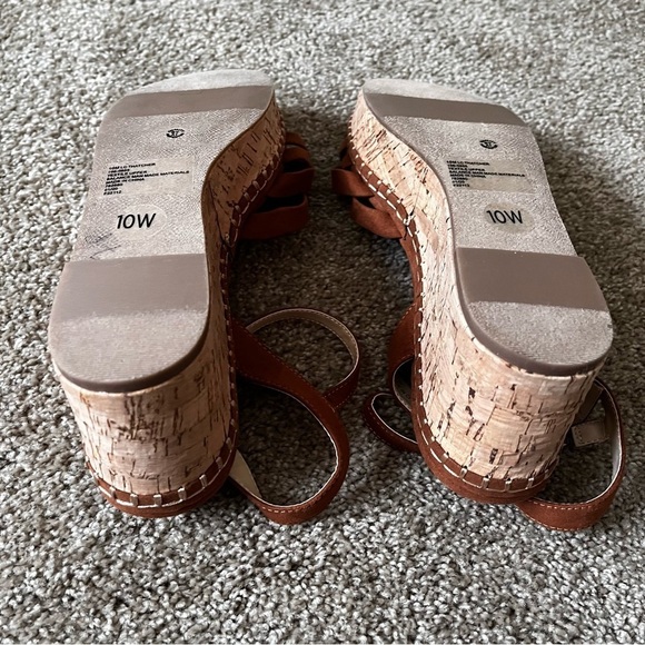 Liz Clairborne Brown Thatcher Open Toe Cork Wedge Sandals - Picture 7 of 10